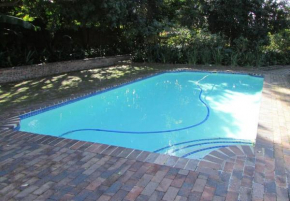Lovely 1-bedroom rental with a pool